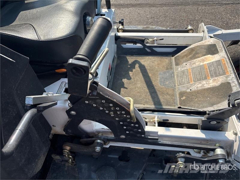 Bobcat ZT6100 4x2 Zero-Turn Lawn Mower Päältäajettavat ruohonleikkurit