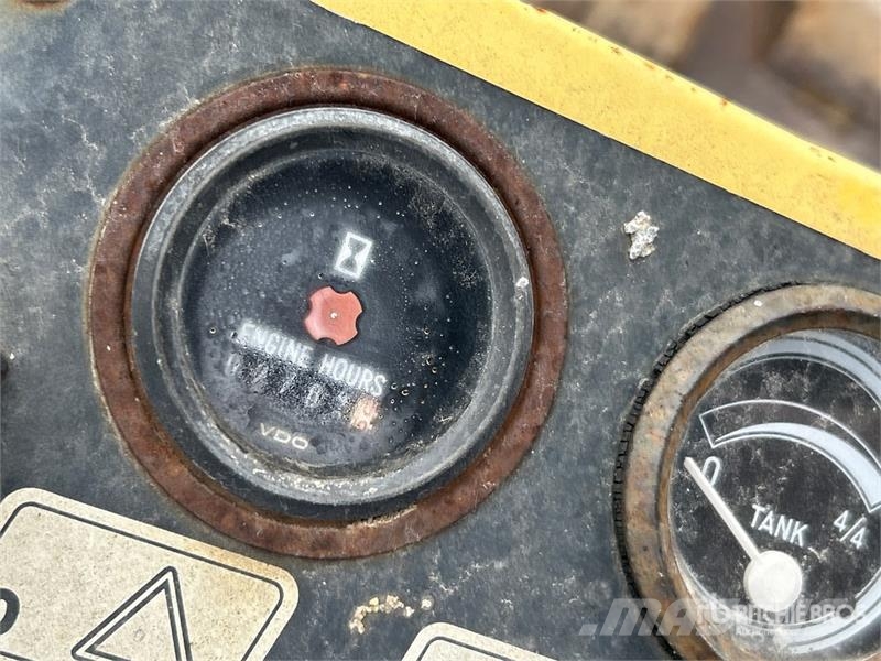 Bomag BW142PDB-2 Padfoot Drum Compactor Enojni valjarji