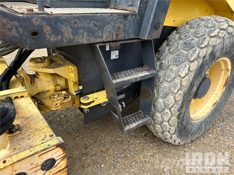 Bomag BW177D-3 Smooth Drum Compactor Vienvalča grunts veltņi