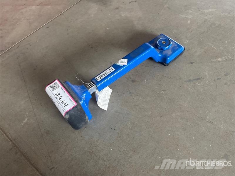  Bon Tool 24612 Adjustable Carpet Knee Kicker Andre komponenter
