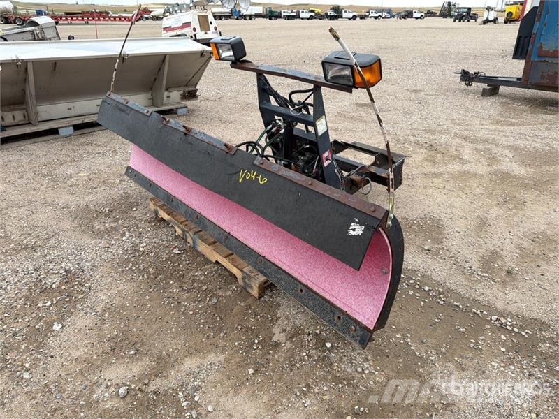 Boss 7 ft 5 in 2 Way Snow Plow Lumiaurat