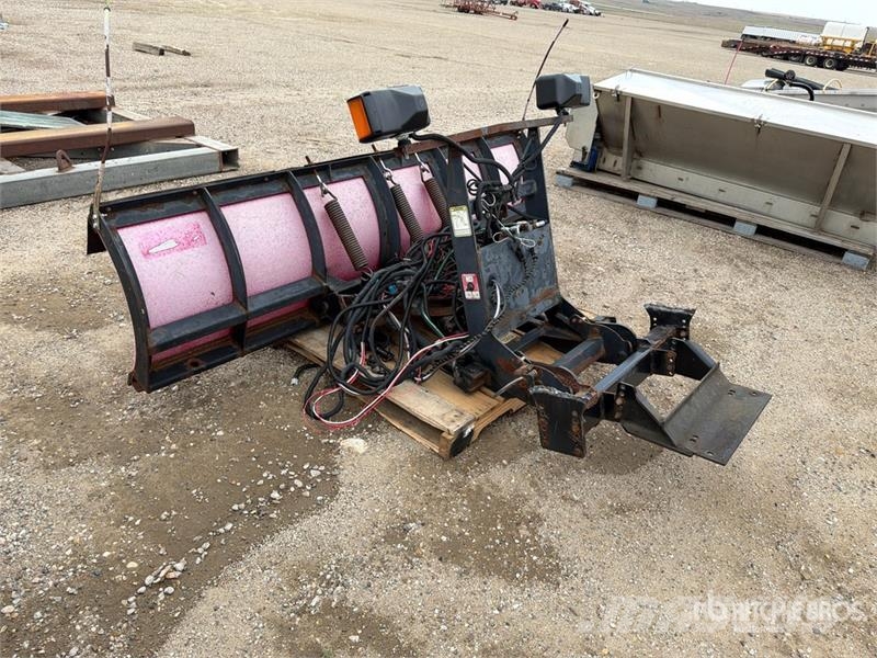 Boss 7 ft 5 in 2 Way Snow Plow Lumiaurat
