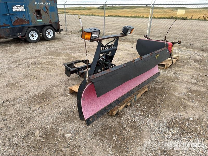 Boss 7 ft 5 in 2 Way Snow Plow Lumiaurat