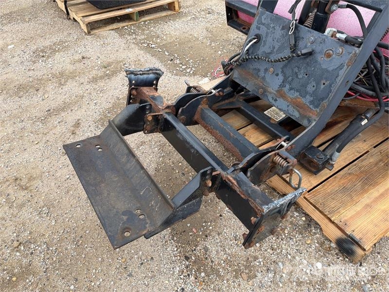 Boss 7 ft 5 in 2 Way Snow Plow Lumiaurat