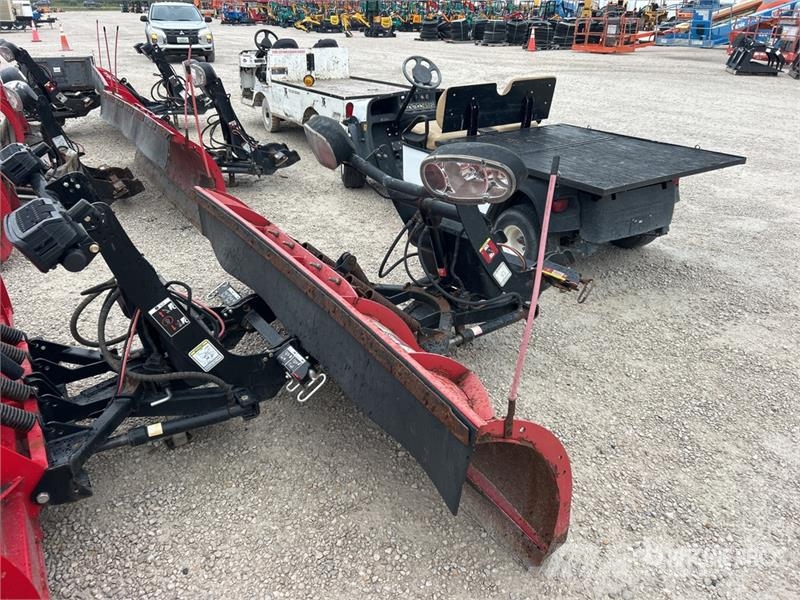 Boss 8 ft 2 Way Snow Plow - Fits Truck Снежные отвалы и плуги