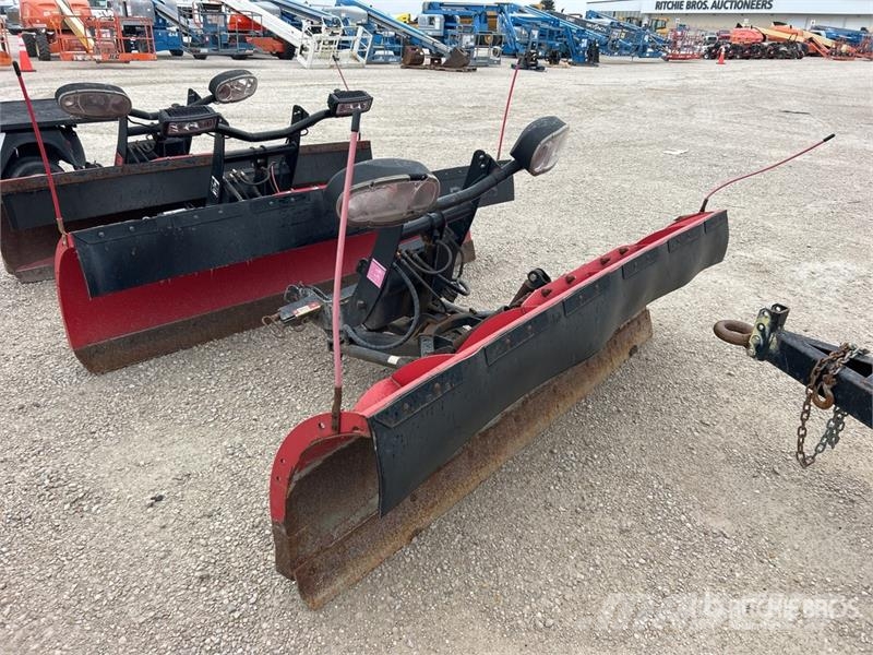 Boss 8 ft 2 Way Snow Plow - Fits Truck Снежные отвалы и плуги