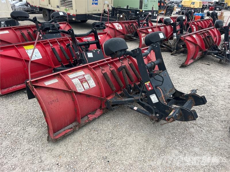 Boss 8 ft 2 Way Snow Plow - Fits Truck Снежные отвалы и плуги