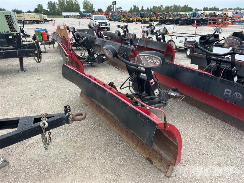 Boss 8 ft 2 Way Snow Plow - Fits Truck Снежные отвалы и плуги