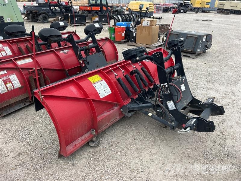Boss 8 ft 6 in 2 Way Snow Plow - Fits Truck Снежные отвалы и плуги