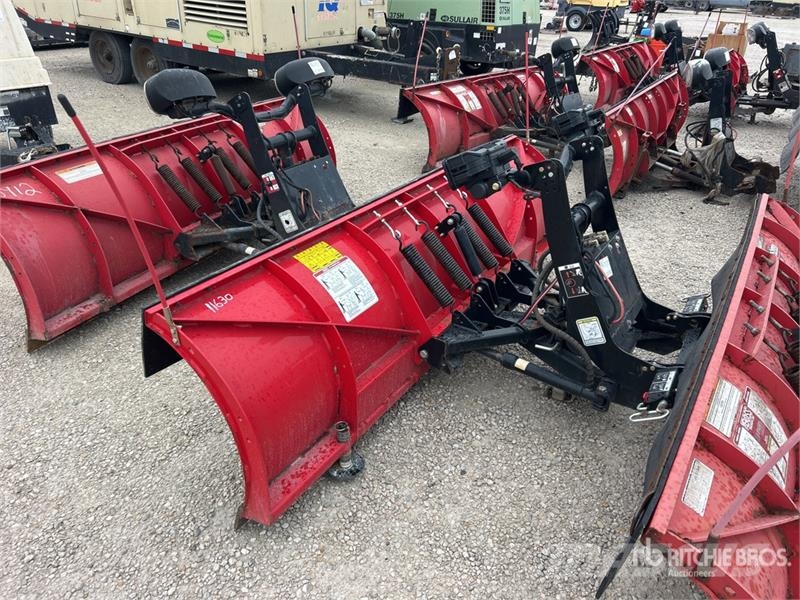 Boss STB03168 8 ft 6 in Snow Plow - Fits Truck Kar küreme biçaklari