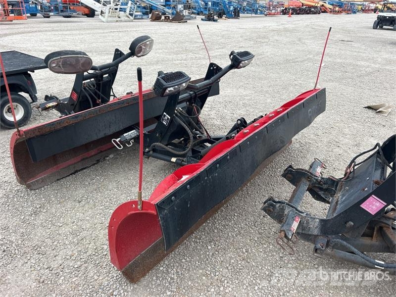 Boss STB03168 8 ft 6 in Snow Plow - Fits Truck Kar küreme biçaklari