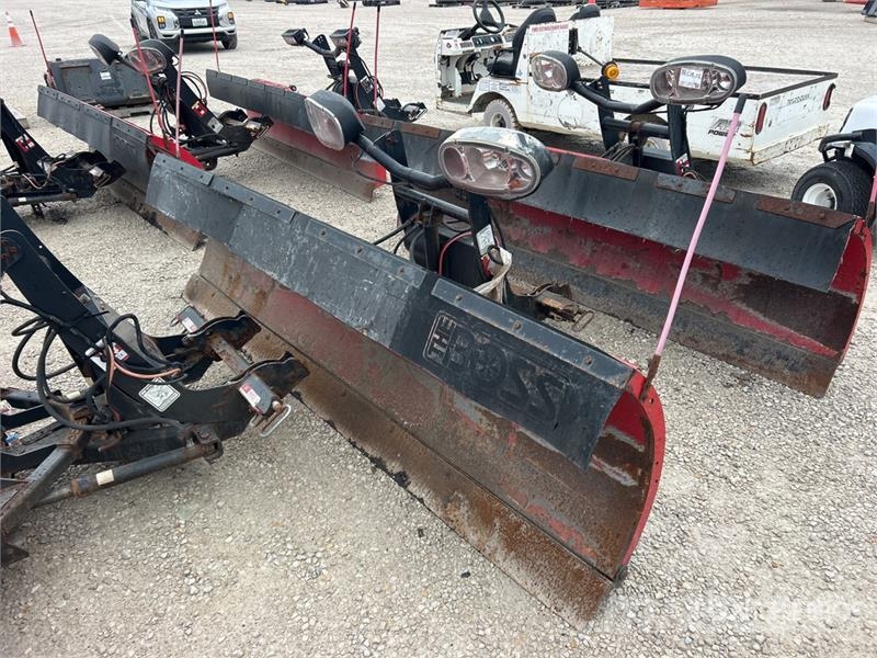 Boss TRP07899-Blade Crate 9 ft 2 Way Snow Plow - Fits T Снежные отвалы и плуги