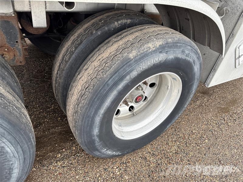 Brenner MC406 10000 gal T/A Tanker Trailer Прицепы-цистерны