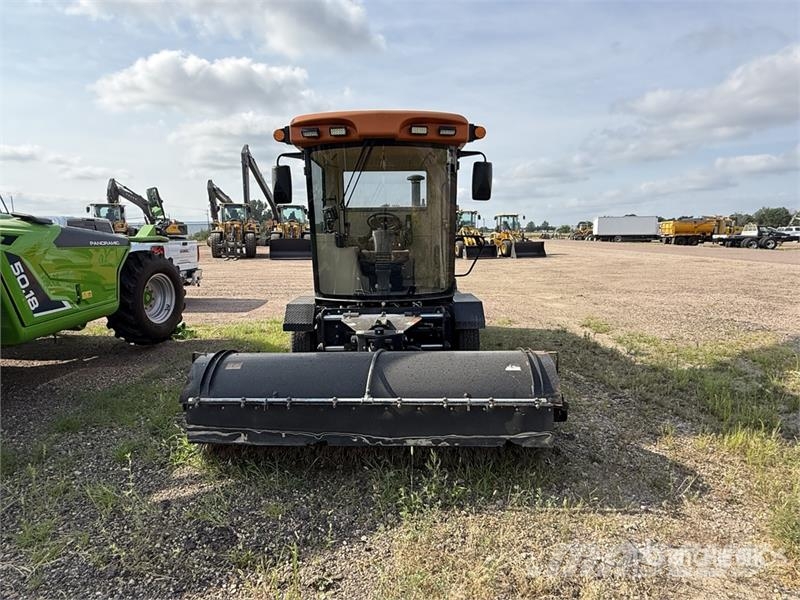 Broce FMJ-470 Self-Propelled Broom Veegmachines