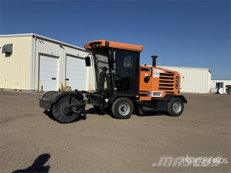 Broce FMJ-470 Self-Propelled Broom كناسات