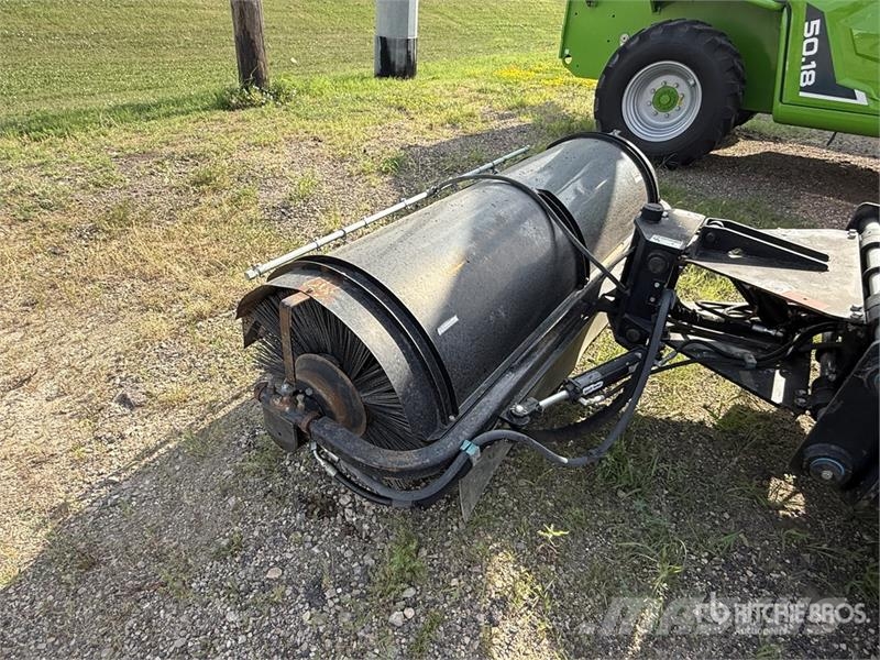 Broce FMJ-470 Self-Propelled Broom Veegmachines