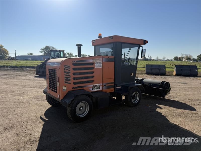 Broce FMJ-470 Self-Propelled Broom كناسات