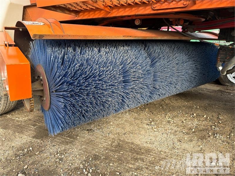 Broce RJT-350 Self-Propelled Broom Barredoras