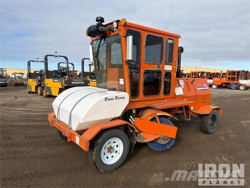 Broce RJT-350 Self-Propelled Broom Barredoras