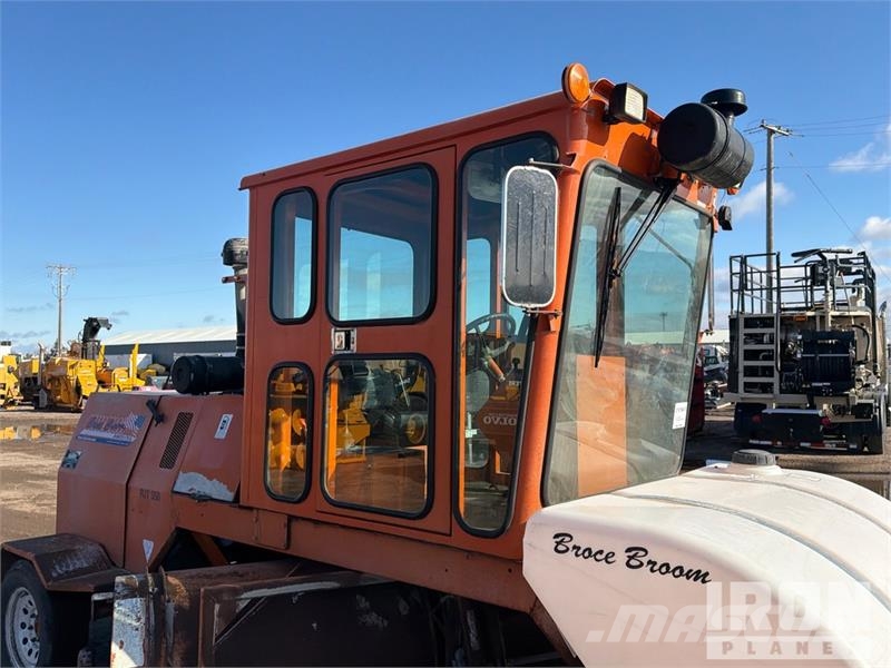 Broce RJT-350 Self-Propelled Broom Barredoras