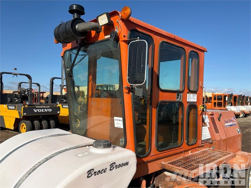 Broce RJT-350 Self-Propelled Broom Barredoras