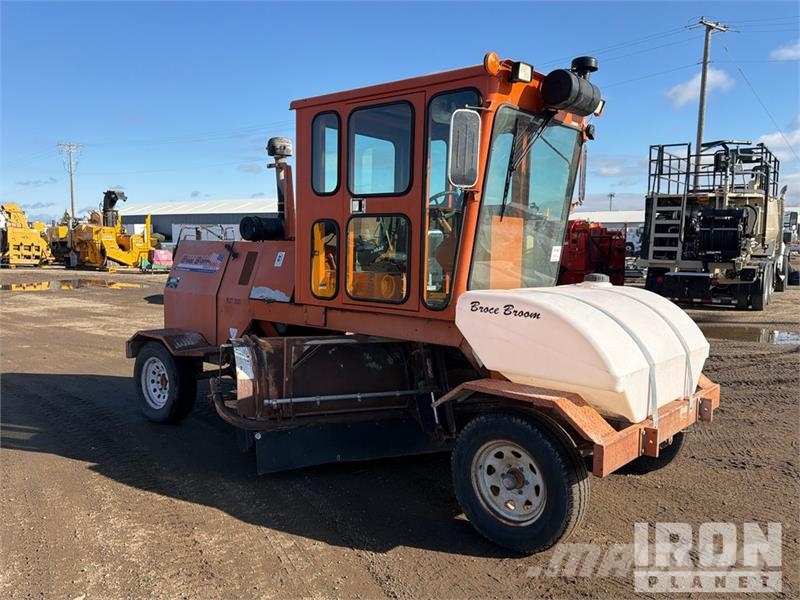 Broce RJT-350 Self-Propelled Broom Barredoras