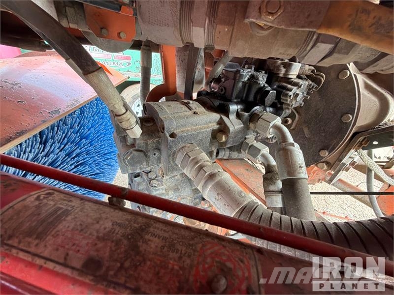 Broce RJT-350 Self-Propelled Broom Barredoras