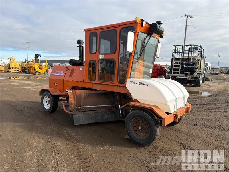 Broce RJT-350 Self-Propelled Broom Barredoras