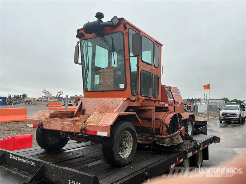 Broce Self-Propelled Broom 掃倉機