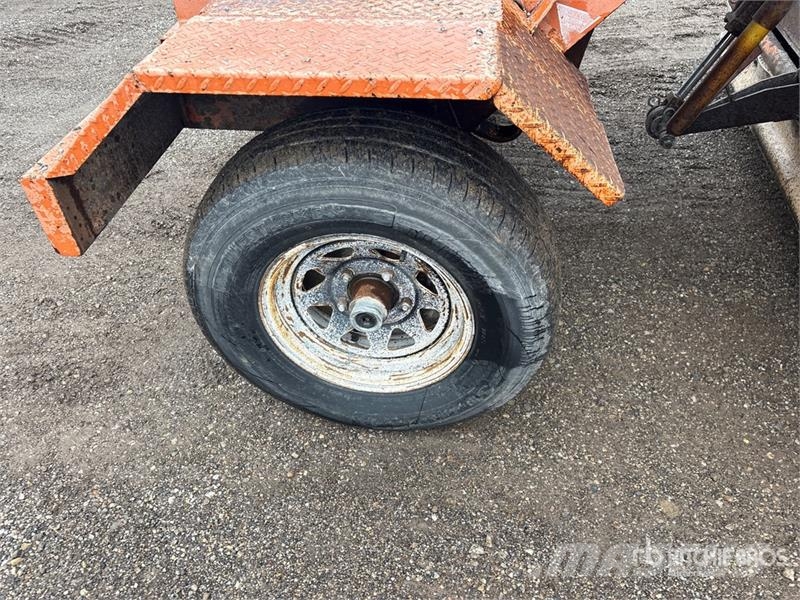 Broce Self-Propelled Broom Lakaisukoneet