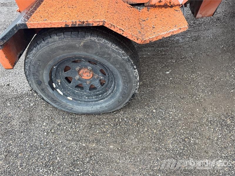 Broce Self-Propelled Broom Lakaisukoneet