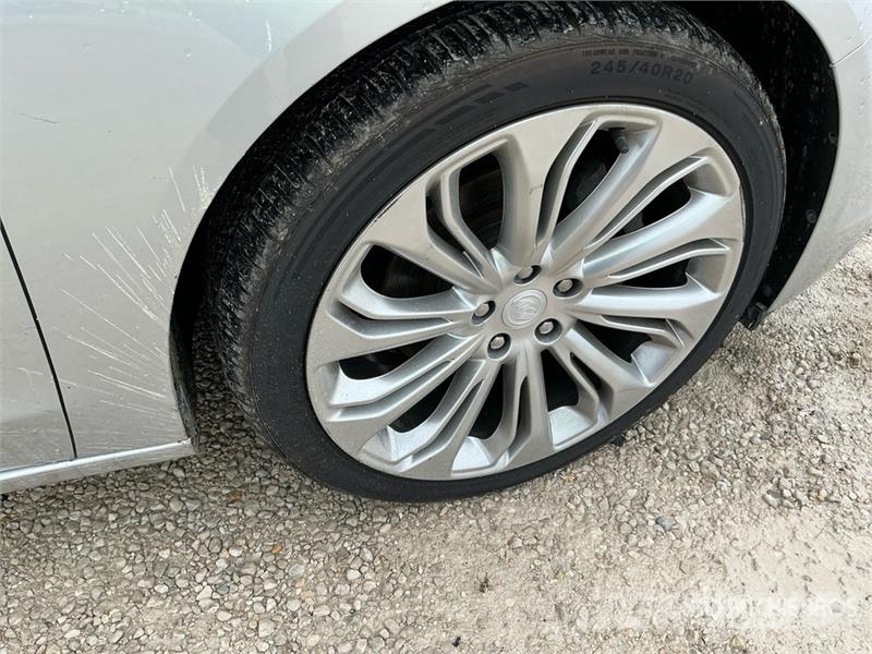 Buick LaCrosse Automobile Automobili