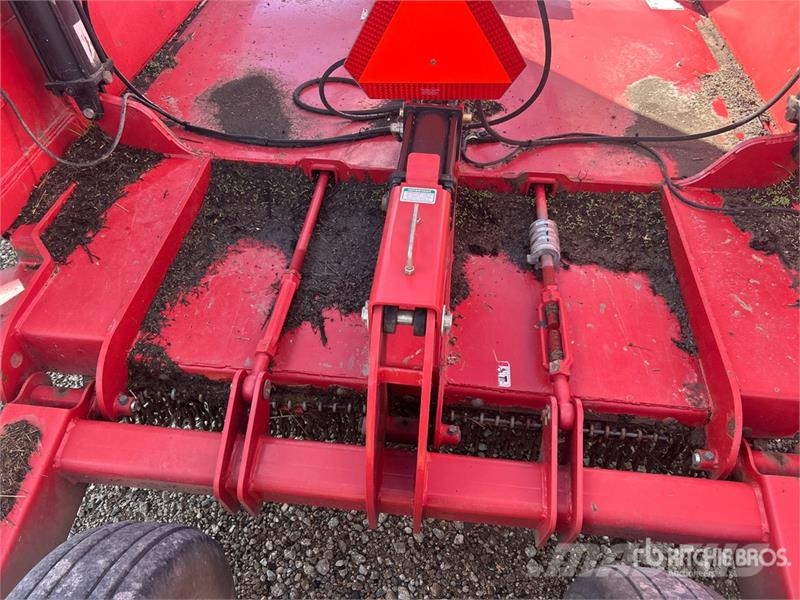 Bush Hog 12820RR1 20 ft 6 in Triple Rotary Cutter Haulm toppers