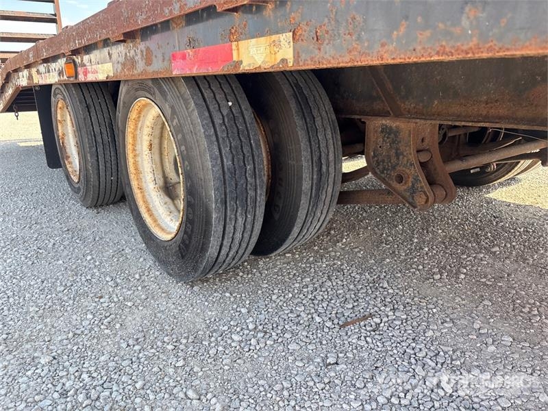 Butler B-4030-MA 30 ft T/A Equipment Trailer 車両運搬用トレーラー