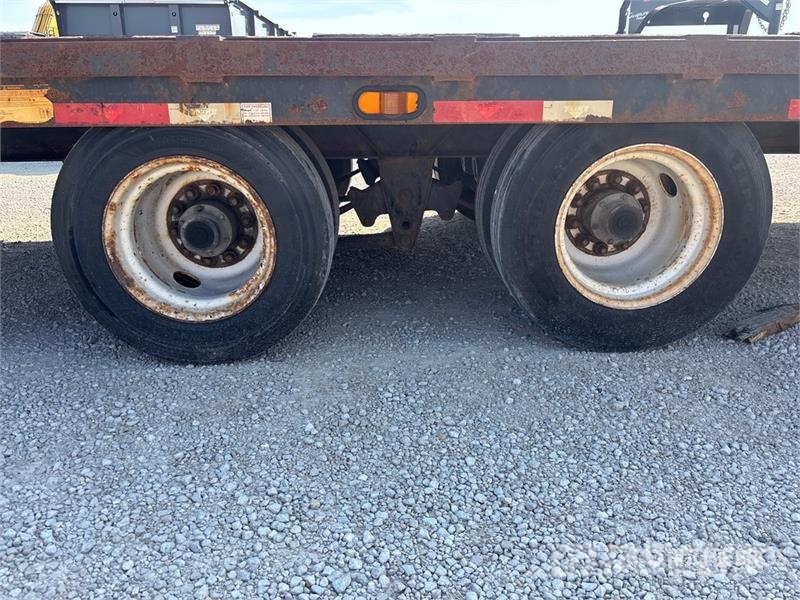 Butler B-4030-MA 30 ft T/A Equipment Trailer 車両運搬用トレーラー