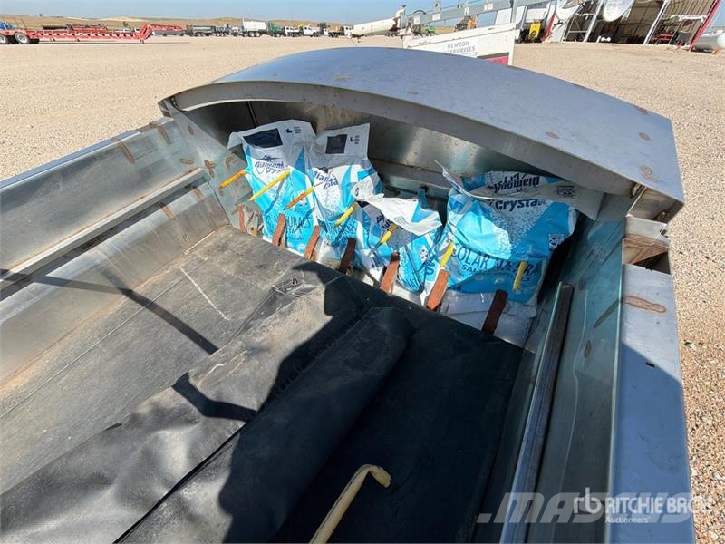 Buzz Box 9 ft Salt Spreader Sand- och saltspridare