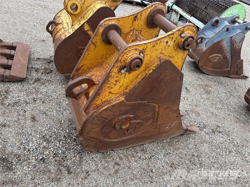 C & P & P 24 in .67 cyd Digging Excavator Bucket - Kašike / Korpe