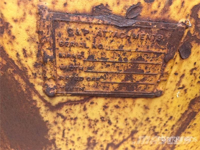C & P & P 24 in .67 cyd Digging Excavator Bucket - Kašike / Korpe