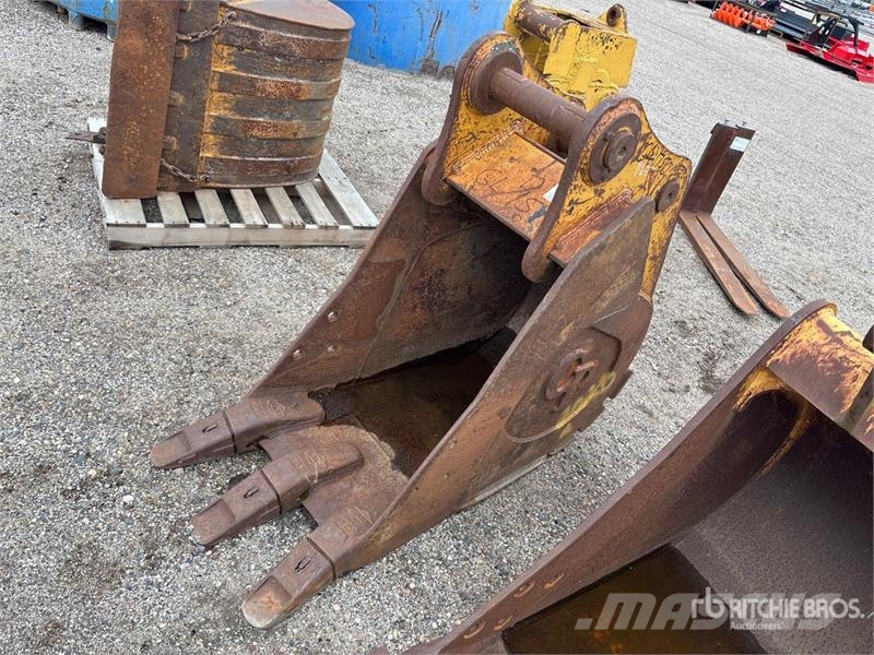 C & P & P 24 in .67 cyd Digging Excavator Bucket - Kašike / Korpe