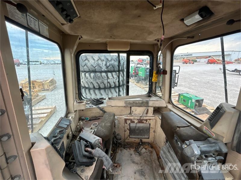 Cab - Fits Cat D10 驾驶室与内部