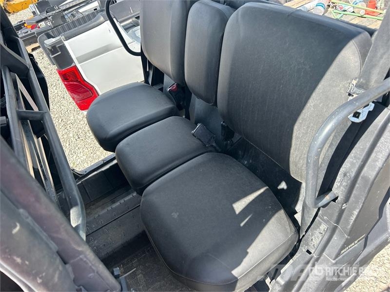 Can-am Defender 4x4 Utility Vehicle (Inoperable) ماكينات منفعة عامة