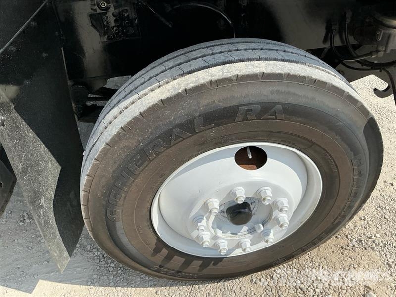 Capacity TJ5000 4x2 Spotter Truck Terminaltrekkers