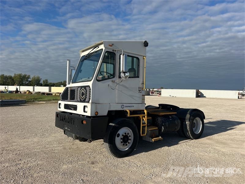 Capacity TJ5000 4x2 Spotter Truck Tractores terminais