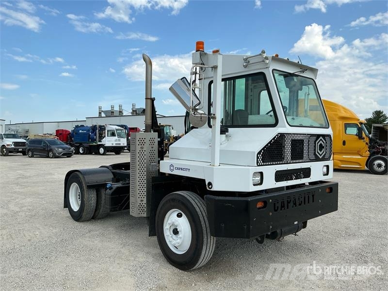 Capacity TJ5000 4x2 Spotter Truck Terminaltrekkers
