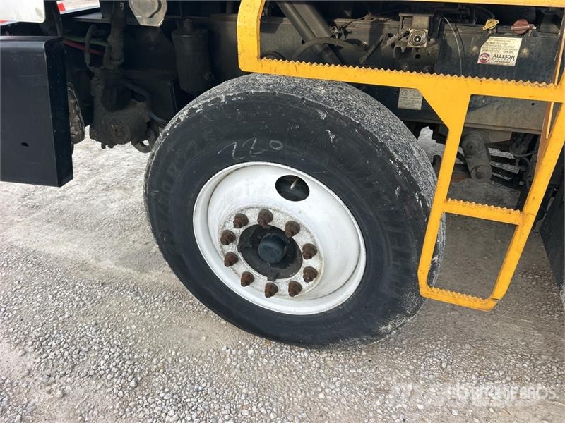 Capacity TJ5000 4x2 Spotter Truck Tractores terminais