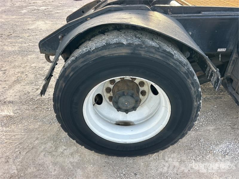 Capacity TJ5000 4x2 Spotter Truck Tractores terminais