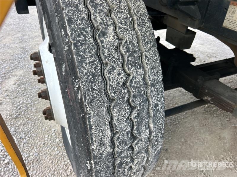 Capacity TJ5000 4x2 Spotter Truck Tractores terminais