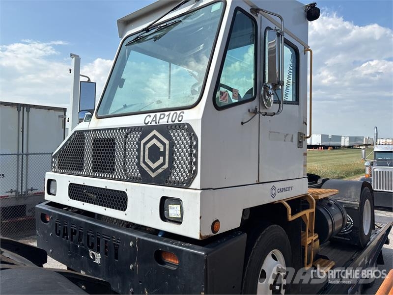 Capacity TJ5000 4x2 Spotter Truck Terminaltrekkers
