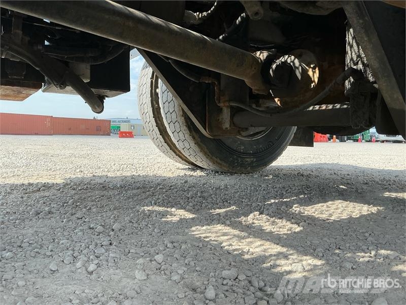 Capacity TJ5000 4x2 Spotter Truck Terminaltrekkers