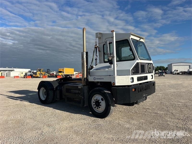 Capacity TJ5000 4x2 Spotter Truck Tractores terminais